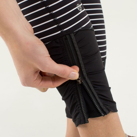 Lululemon Runday Crop 
Parallel Stripe Black White / Black - Picture 8 of 8